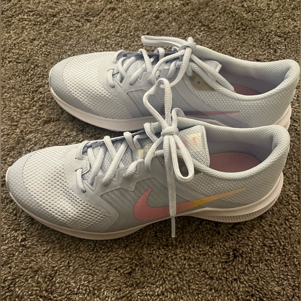Never Worn Youth Size 6 Nike